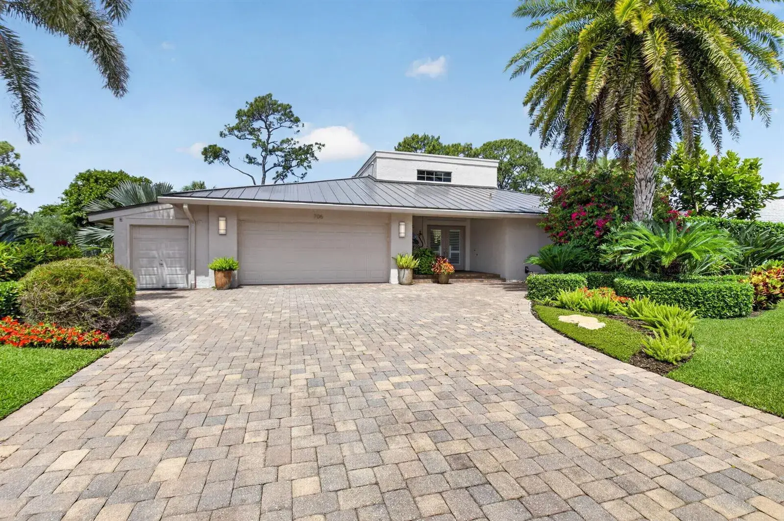 706 Foxpointe Circle, Delray Beach FL 33445