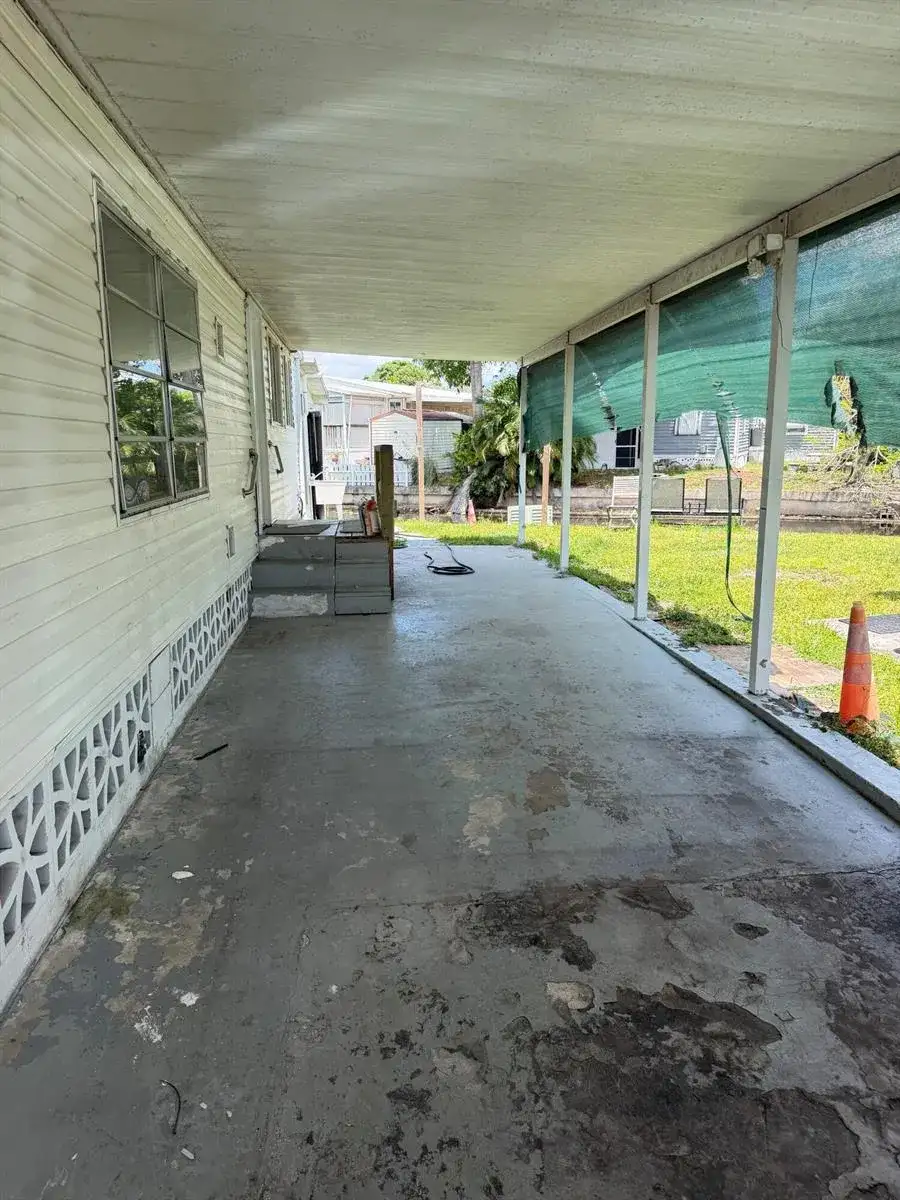 1670 SW 85th Avenue, Davie FL 33324 photo 3