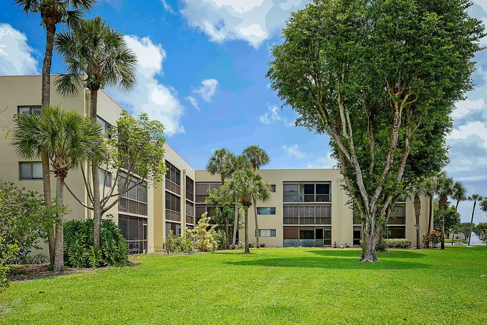 5160 Las Verdes Circle # 117, Delray Beach FL 33484