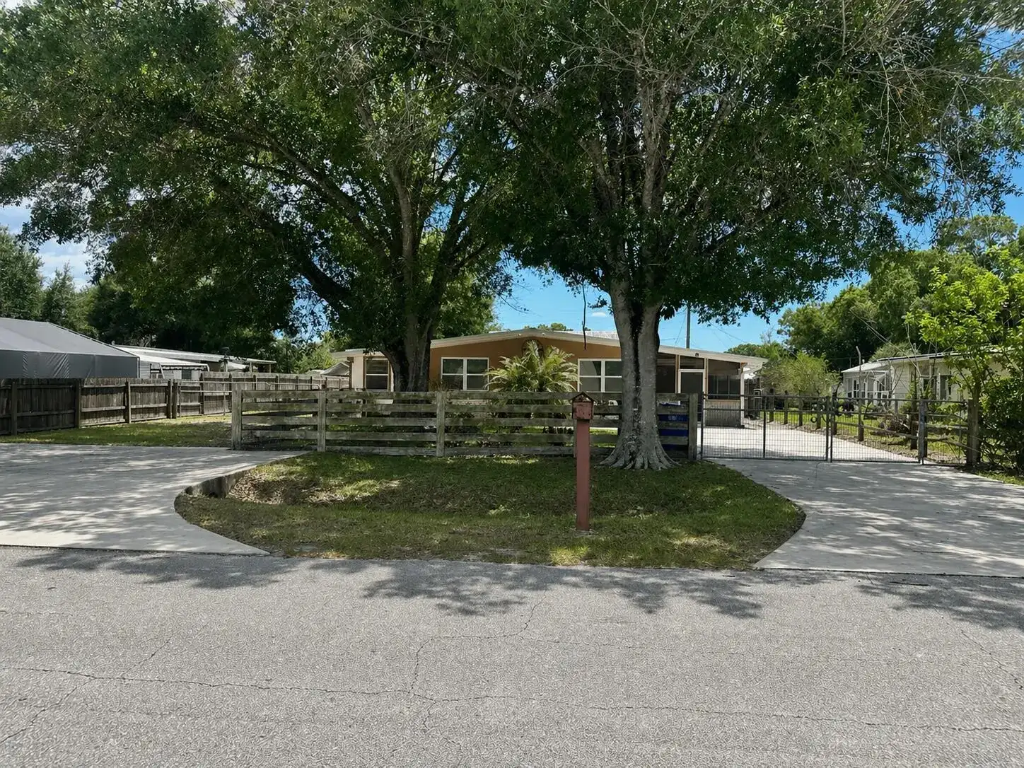 1005 NW 5th Street, Okeechobee FL 34972 photo 3