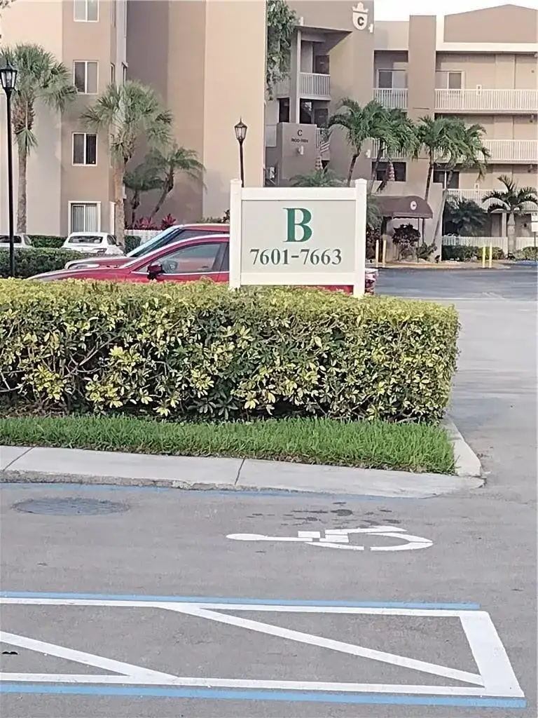 7621 Trent Drive # 111, Tamarac FL 33321 photo 2
