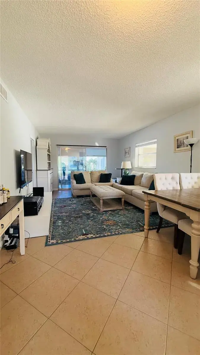 4200 Crystal Lake Drive # 210, Pompano Beach FL 33064