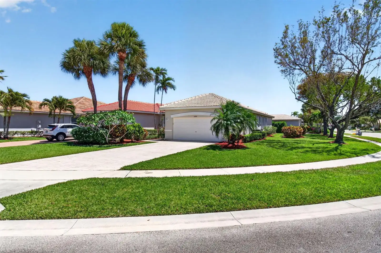 10641 Royal Caribbean Circle, Boynton Beach FL 33437 photo 2