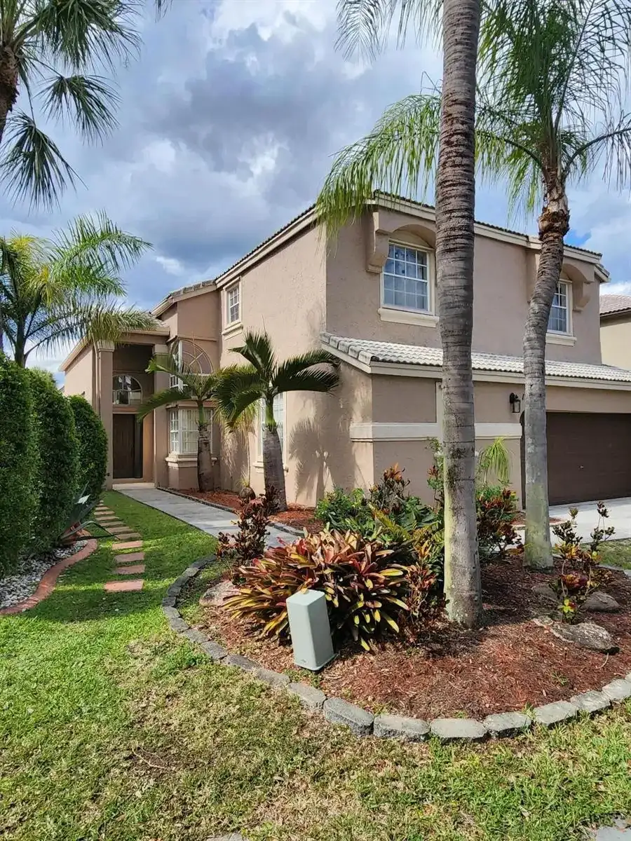 15729 NW Tenth Street NW, Pembroke Pines FL 33028