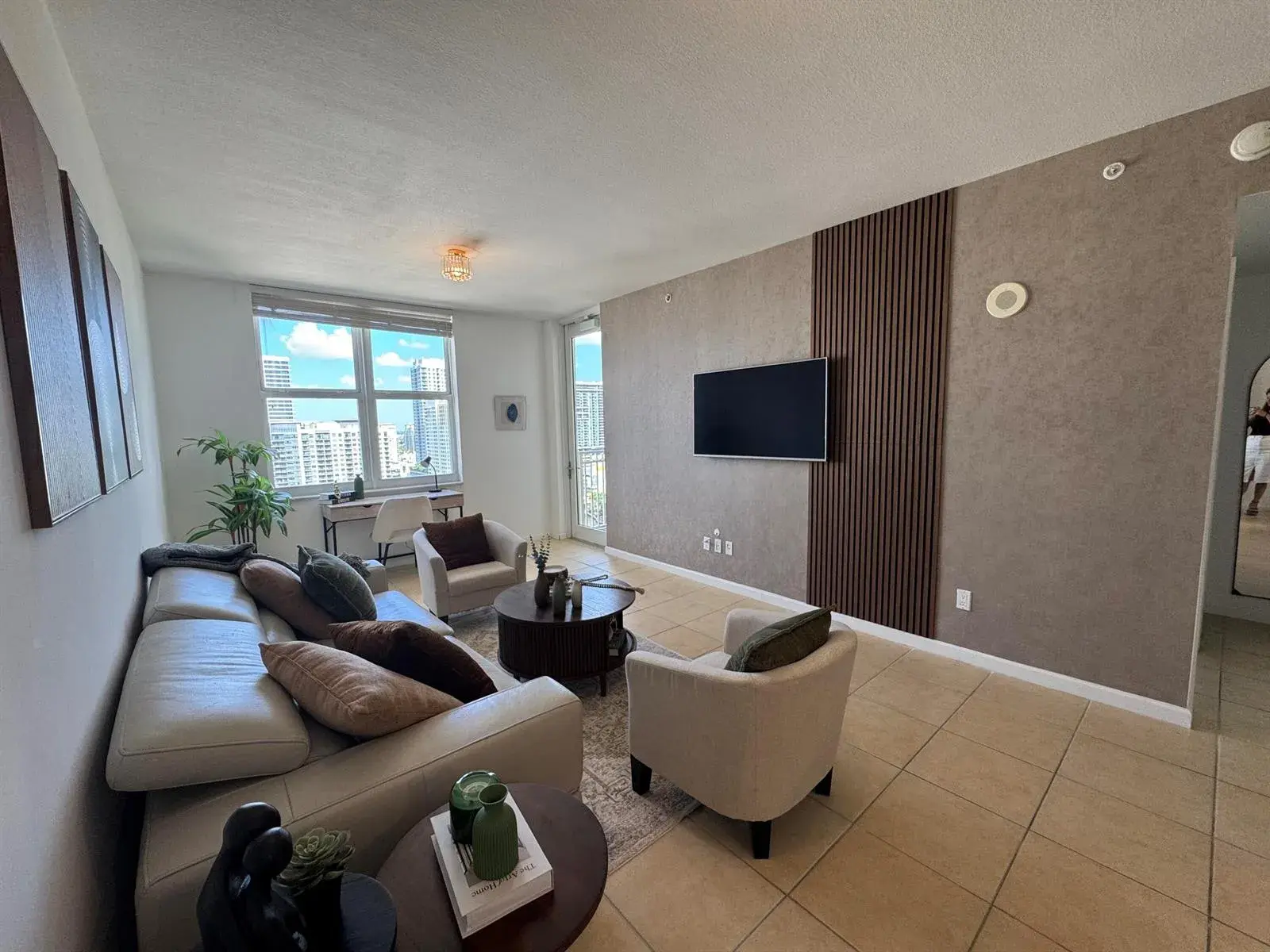 511 SE 5th Avenue # 2215, Fort Lauderdale FL 33301