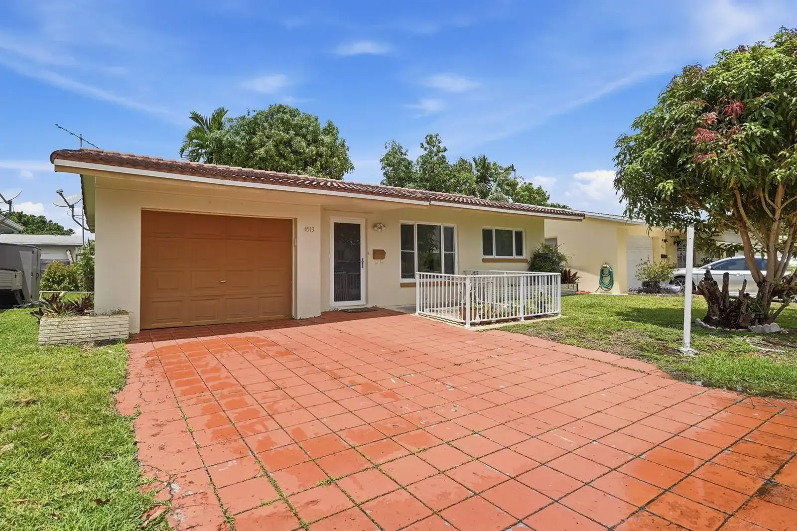 4513 NW 49th Street, Tamarac FL 33319 photo 3