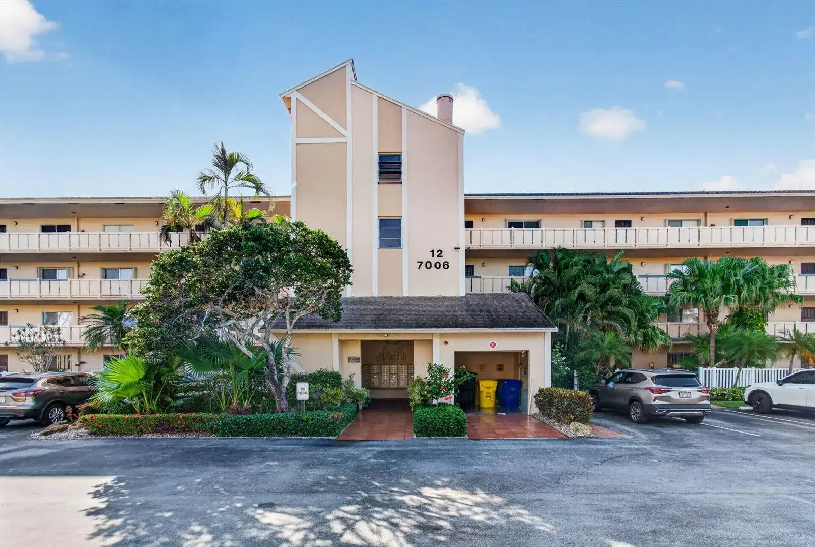 7006 Huntington Lane # 404, Delray Beach FL 33446