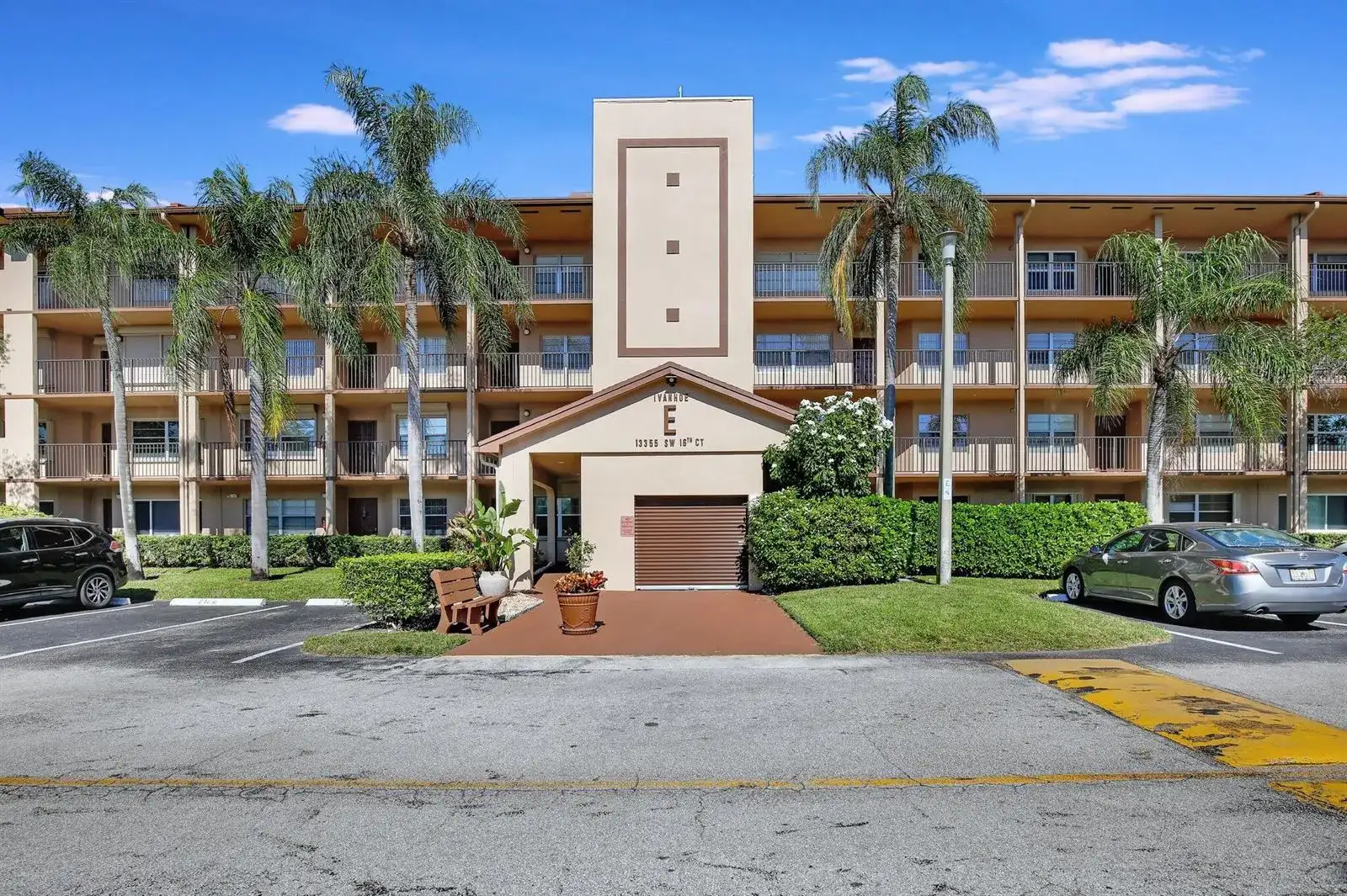 13355 SW 16th Court, Pembroke Pines FL 33027 photo 4