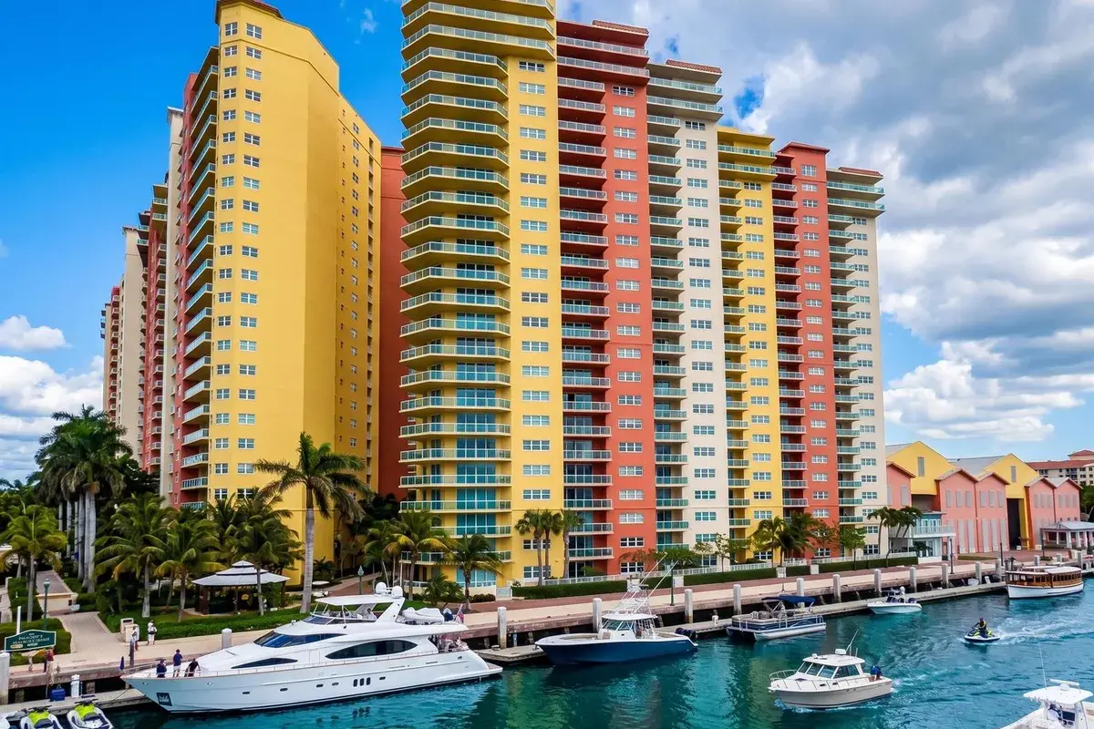 2640 Lake Shore Drive # 309, Riviera Beach FL 33404