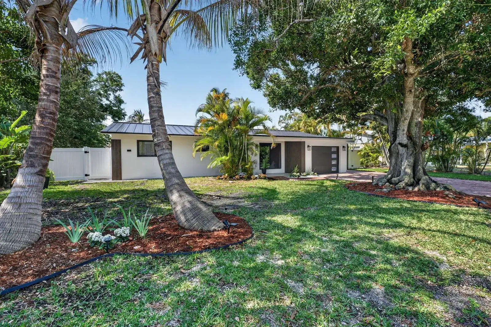 454 Dover Road, Jupiter FL 33469 photo 2