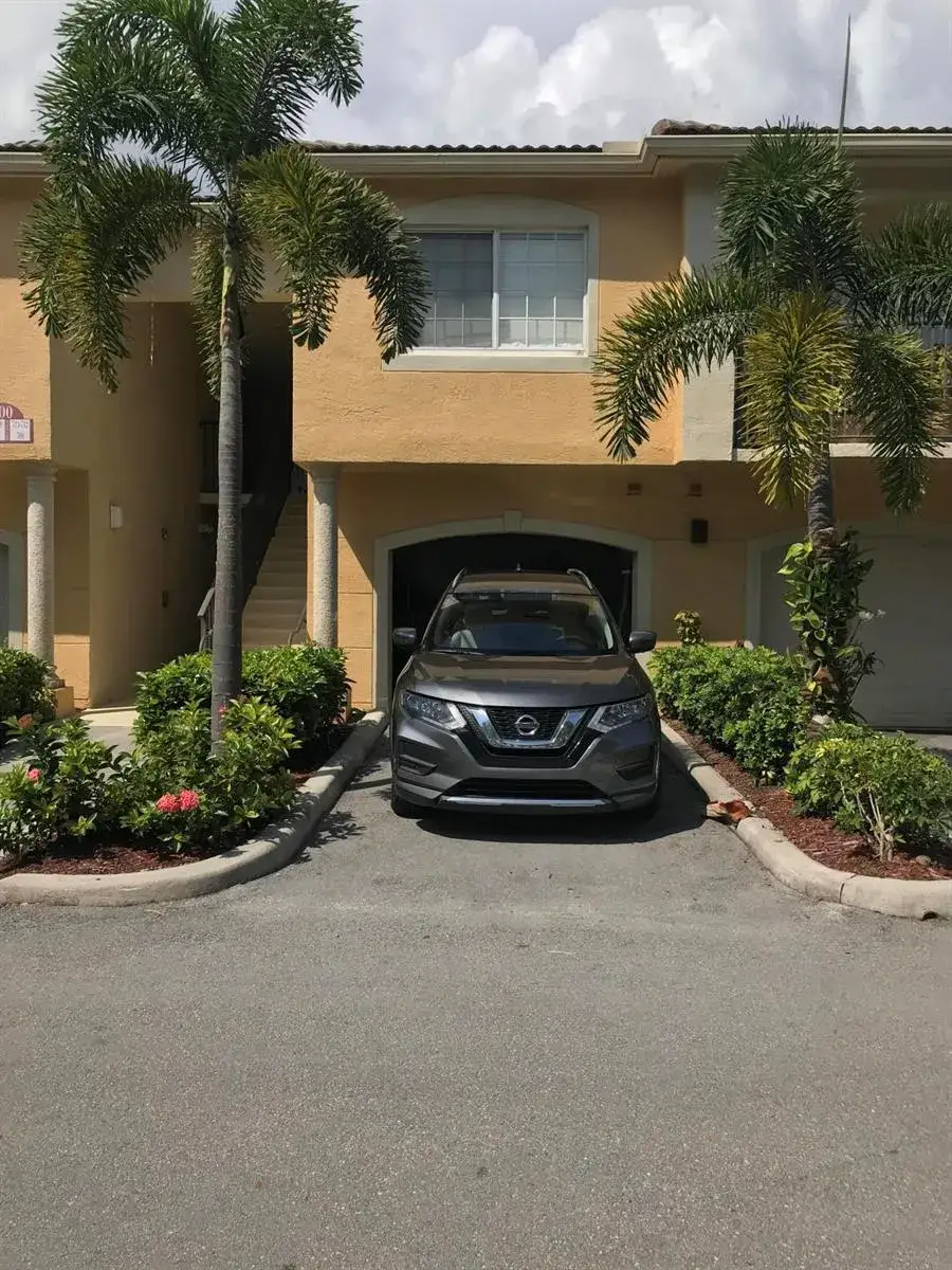 700 S Crestwood Ct Court S # 708, Royal Palm Beach FL 33411