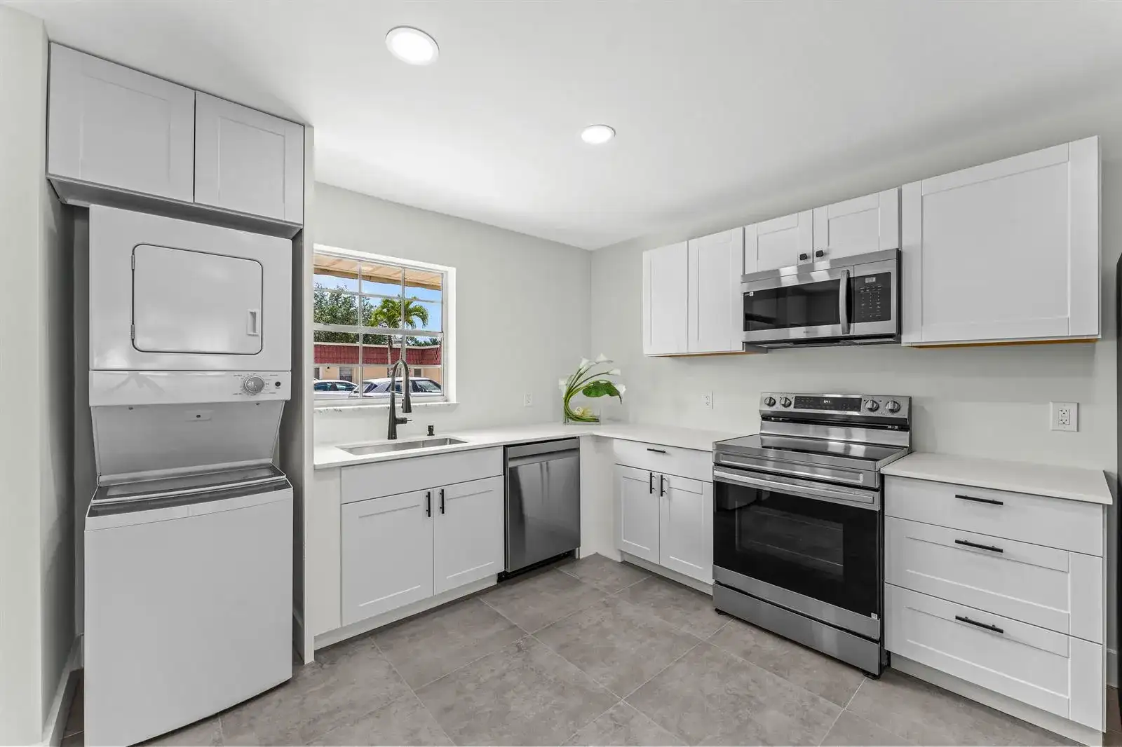 711 Laconia Circle # B, FL 33467 photo 2