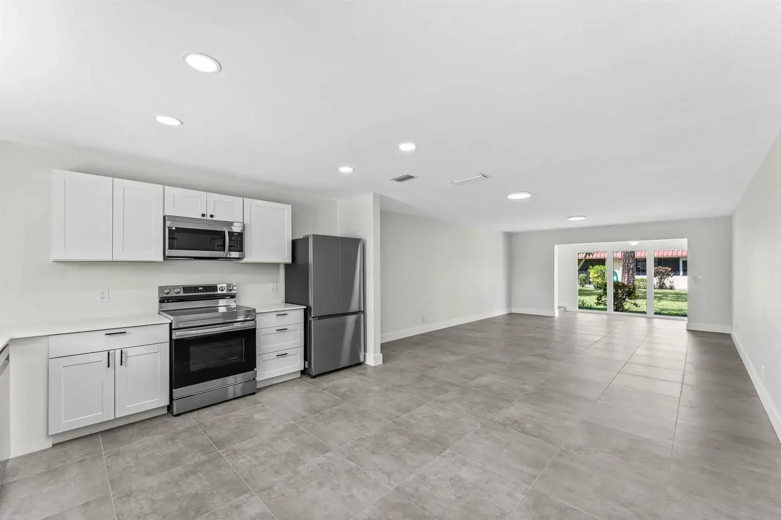 711 Laconia Circle # B, FL 33467 photo 4