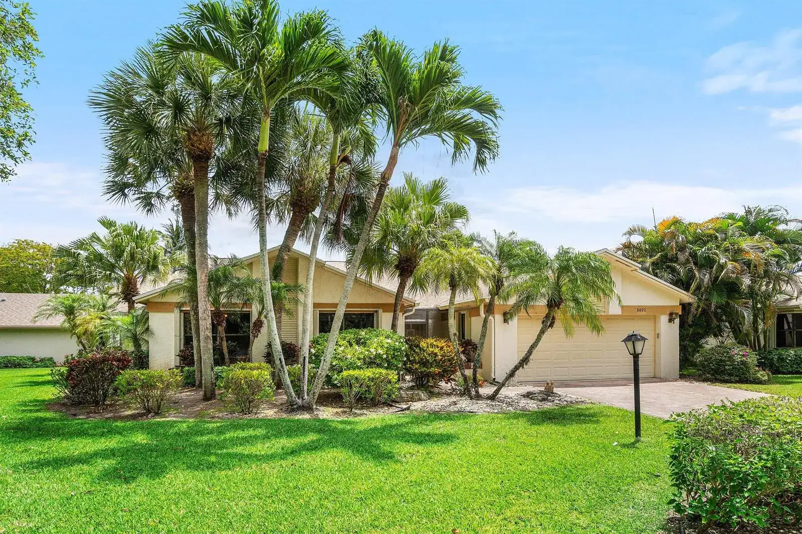 5692 Willow Creek Lane, Delray Beach FL 33484 photo 2