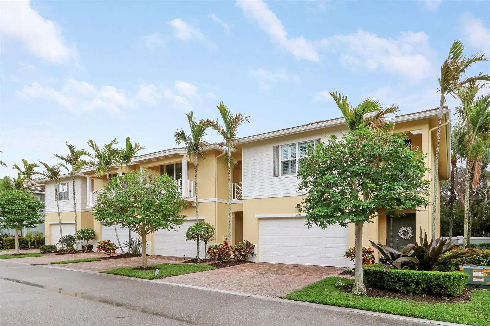 5242 Cambridge Court, Palm Beach Gardens FL 33418