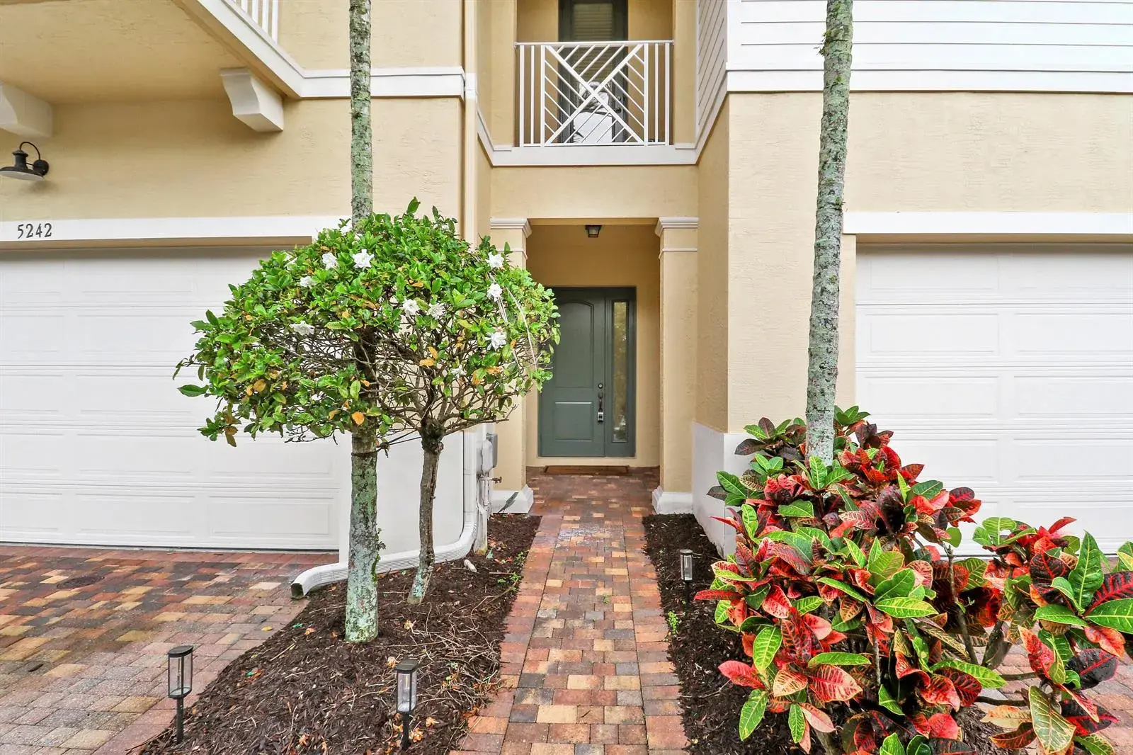 5242 Cambridge Court, Palm Beach Gardens FL 33418