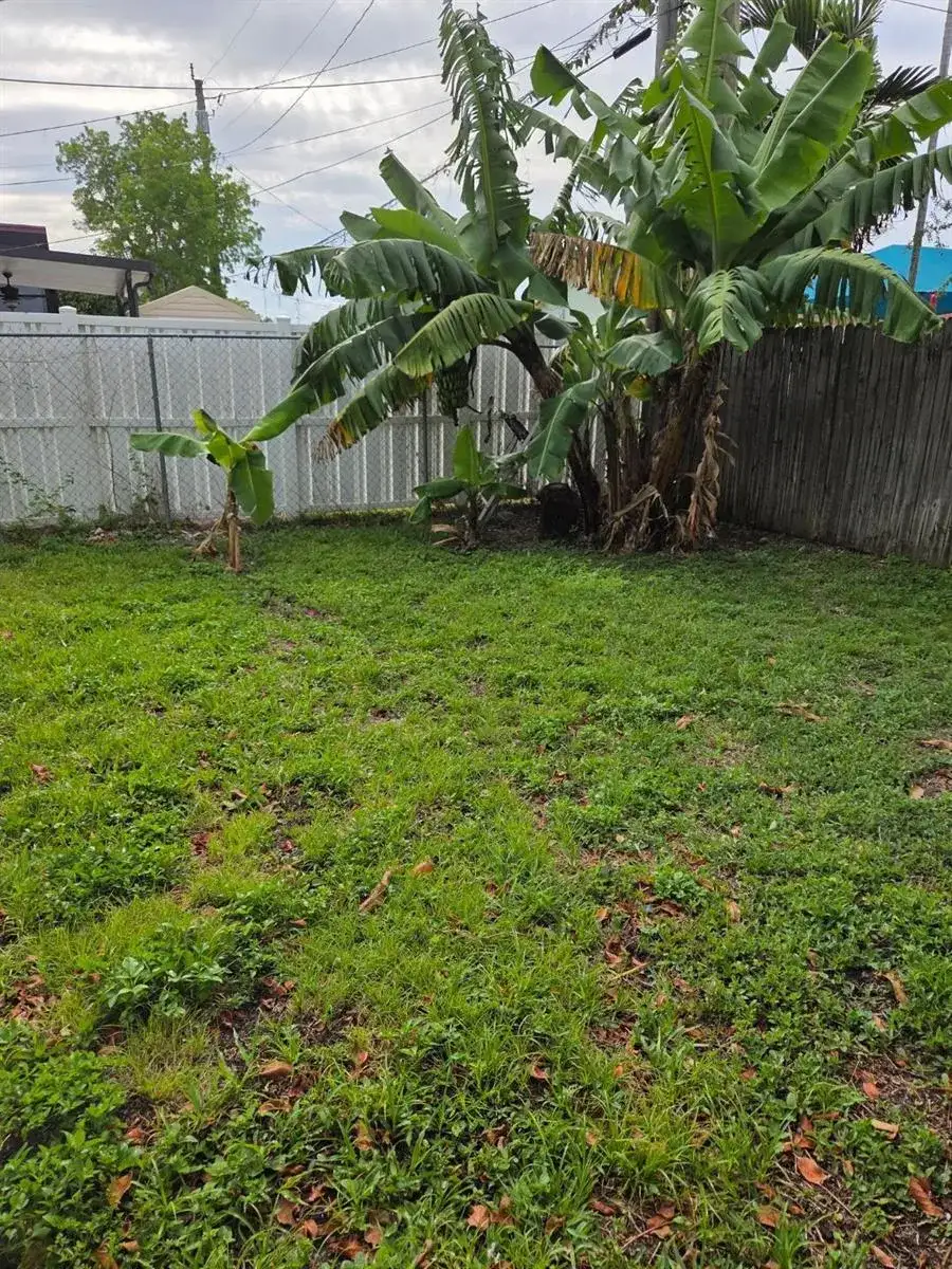 2829 NW 9th Place, Fort Lauderdale FL 33311 photo 2