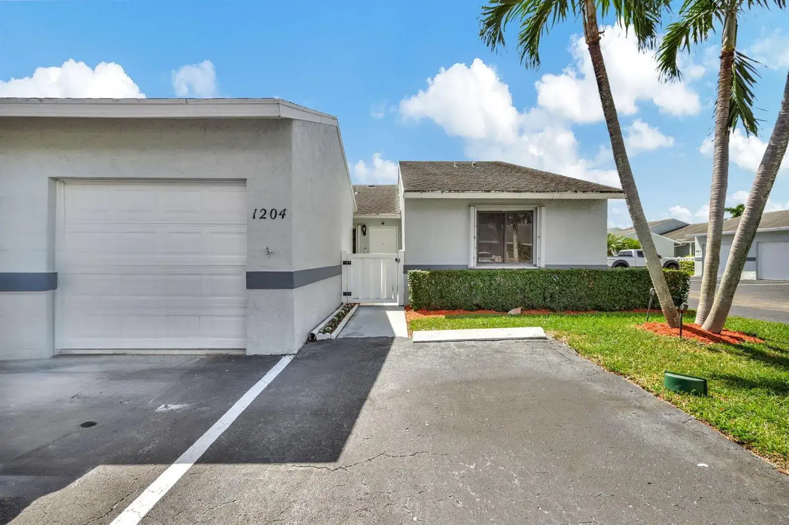 2640 W Gately Dr Drive W # 1204, West Palm Beach FL 33415