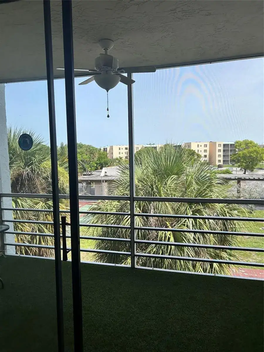 2860 Somerset Drive # 311k, Lauderdale Lakes FL 33311 photo 2