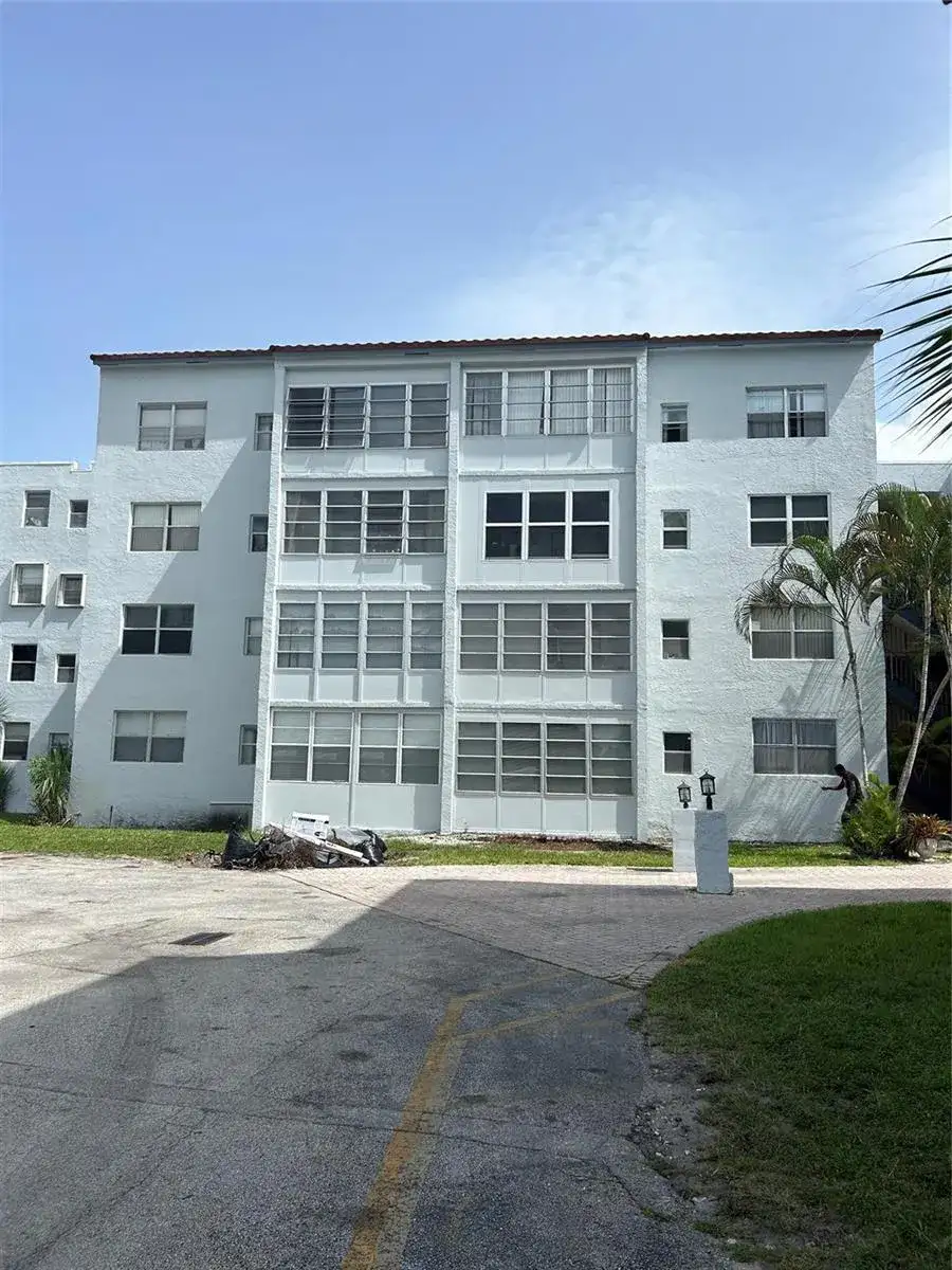 2860 Somerset Drive # 311k, Lauderdale Lakes FL 33311 photo 3