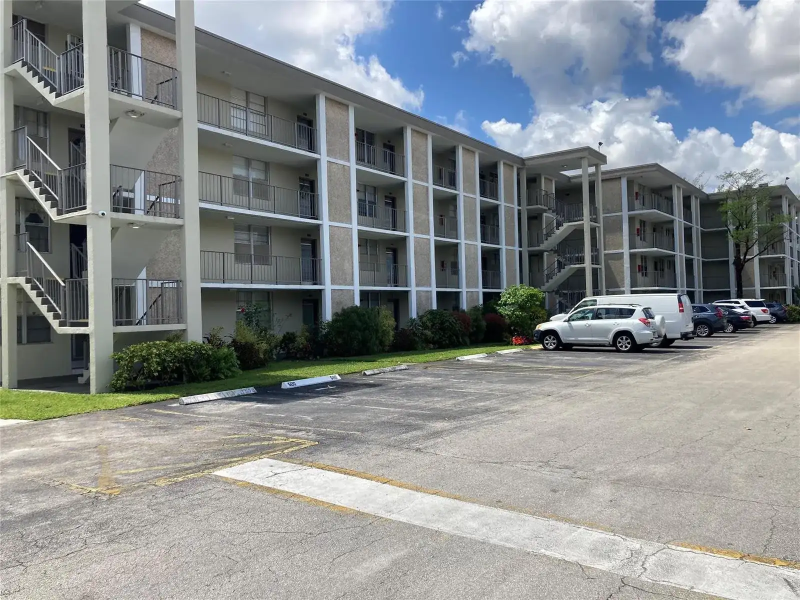 2998 NW 48th Terrace # 332, Lauderdale Lakes FL 33313 photo 4