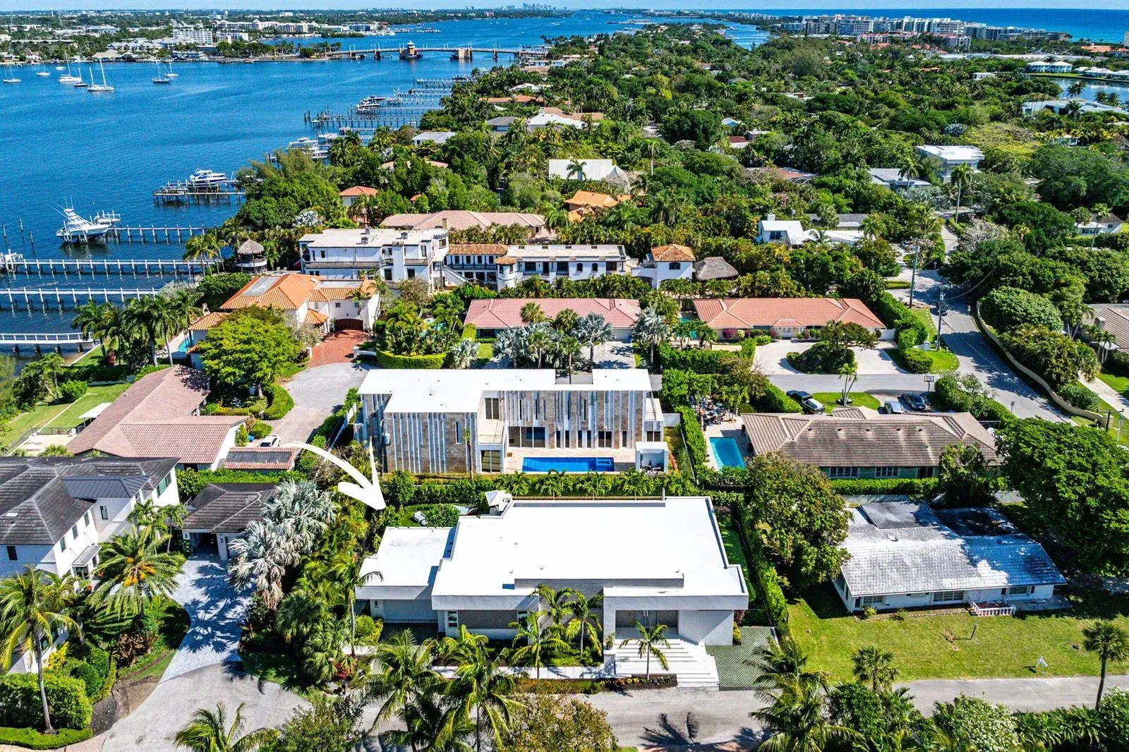 823 W Oyster Lane, Lantana FL 33462