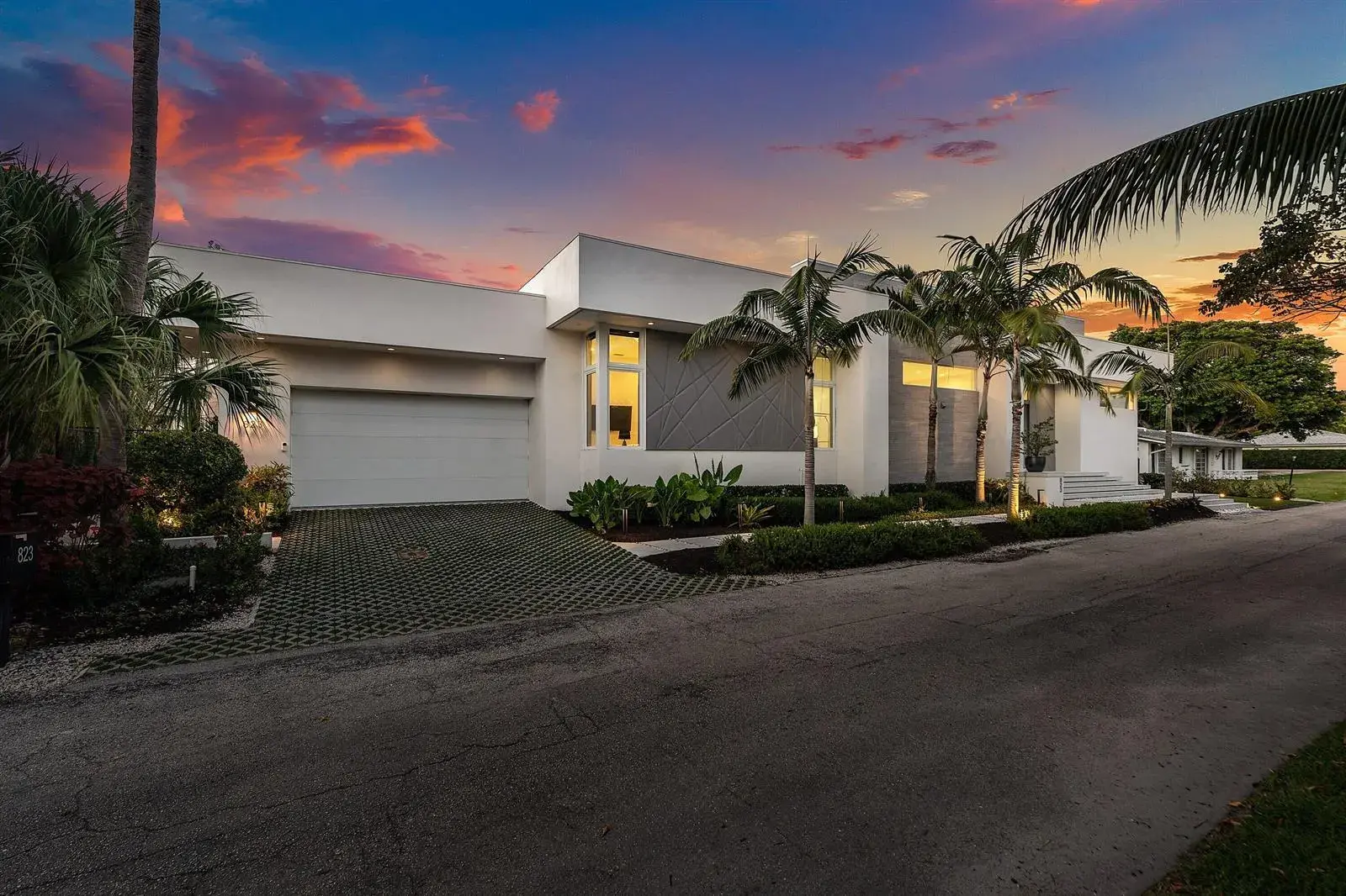 823 W Oyster Lane, Lantana FL 33462
