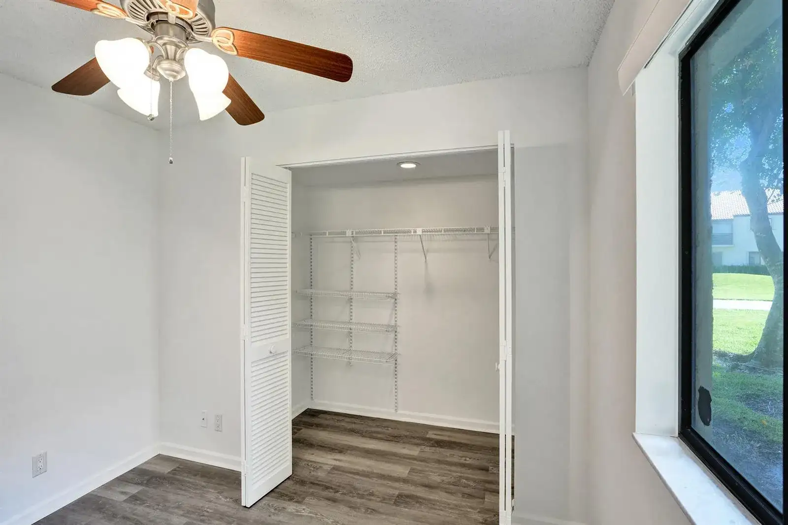 12 VĂa De Casas Sur Unit 101, Boynton Beach FL 33426 photo 5