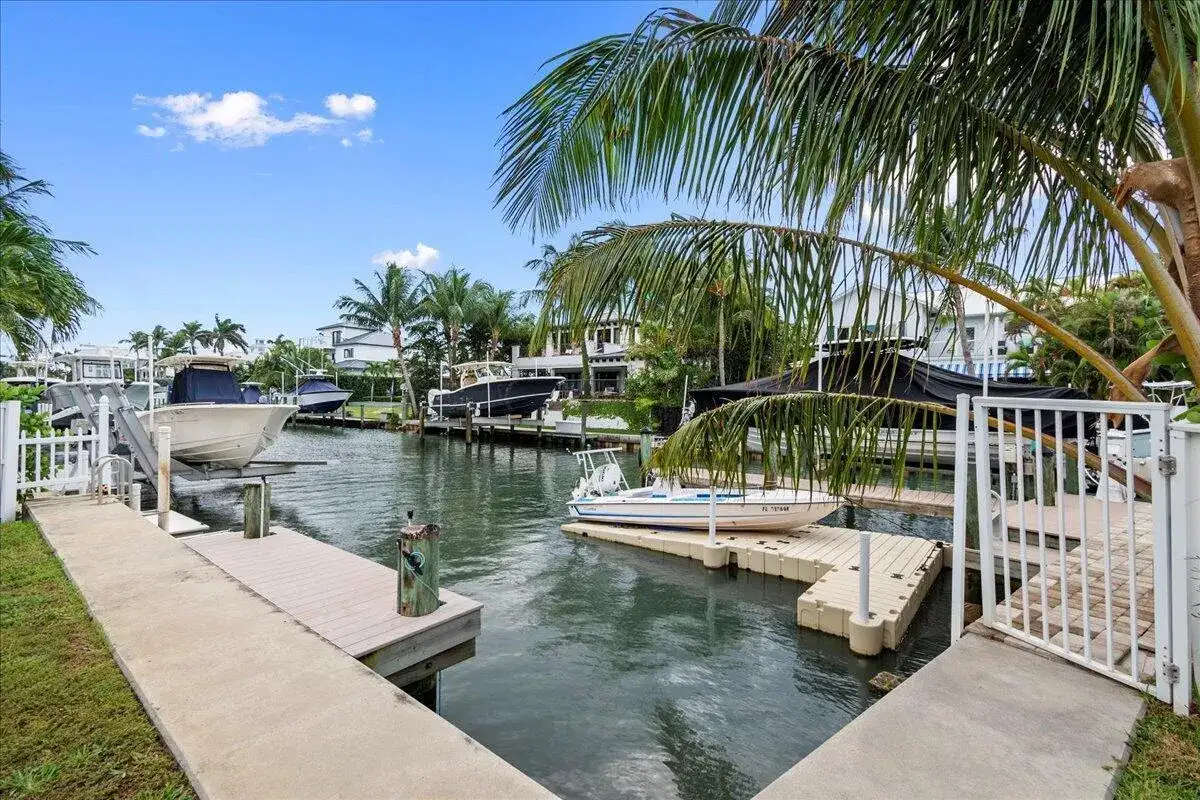 72 Waterway Road, Jupiter FL 33469 photo 3