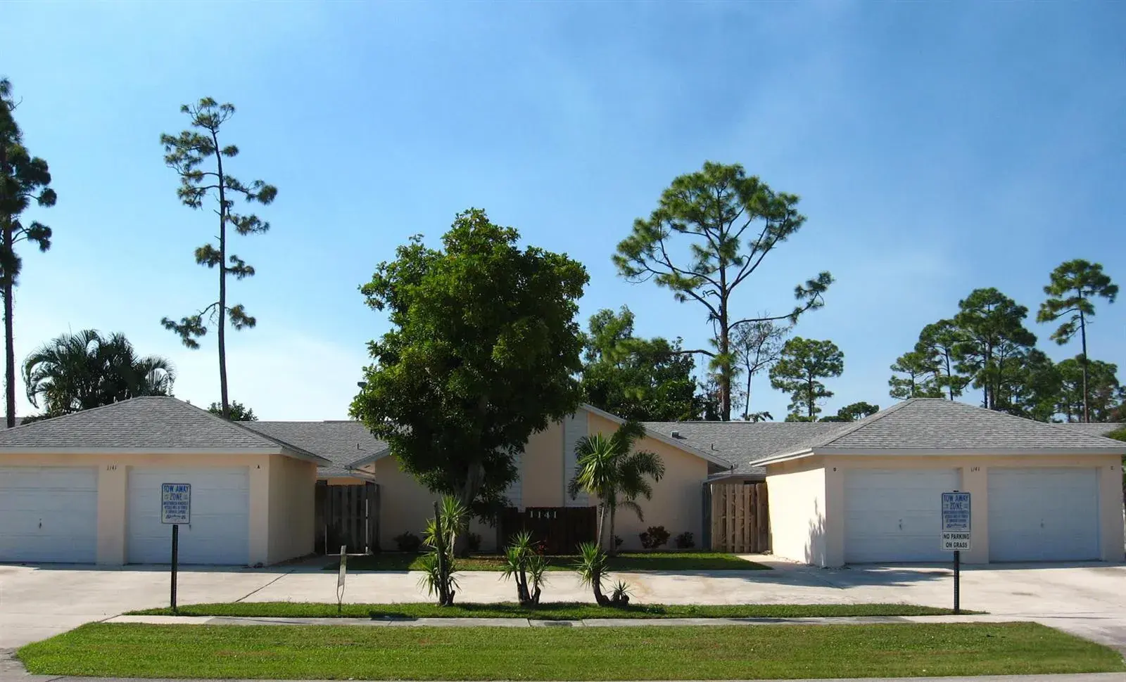 1157 Hyacinth Place, Wellington FL 33414 photo 2