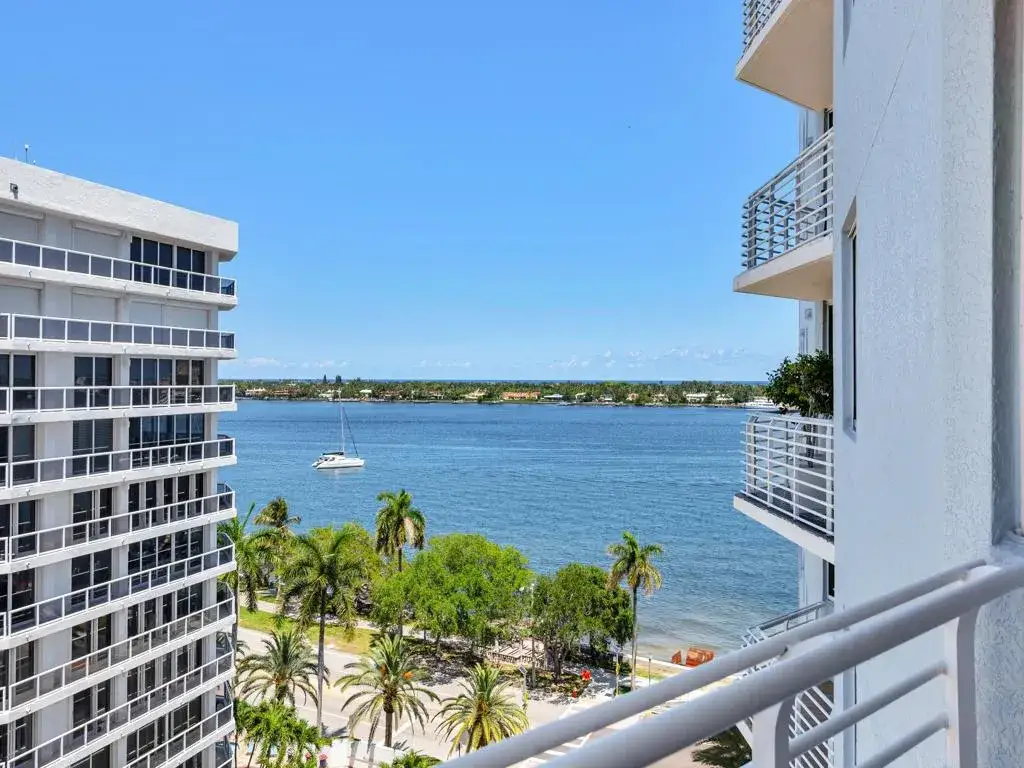 1551 N Flagler Drive # 903, West Palm Beach FL 33401