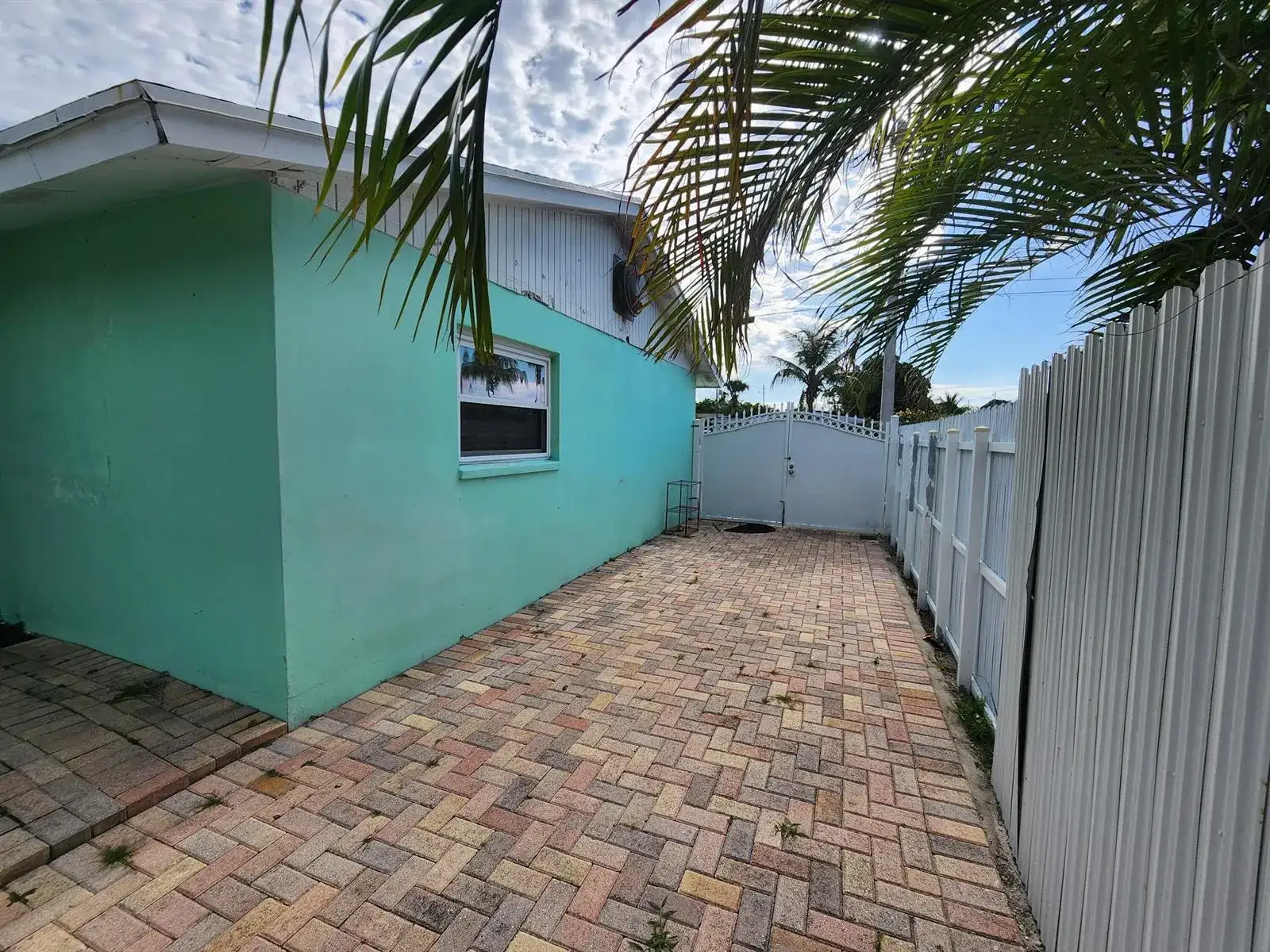 605 S 12th Street, Lantana FL 33462 photo 3
