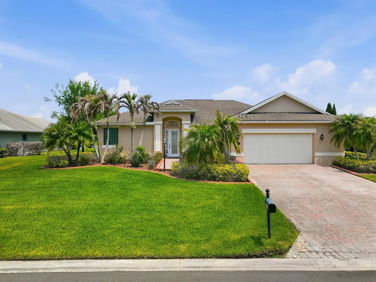 1215 Southlakes Way SW, Vero Beach FL 32968 photo 2