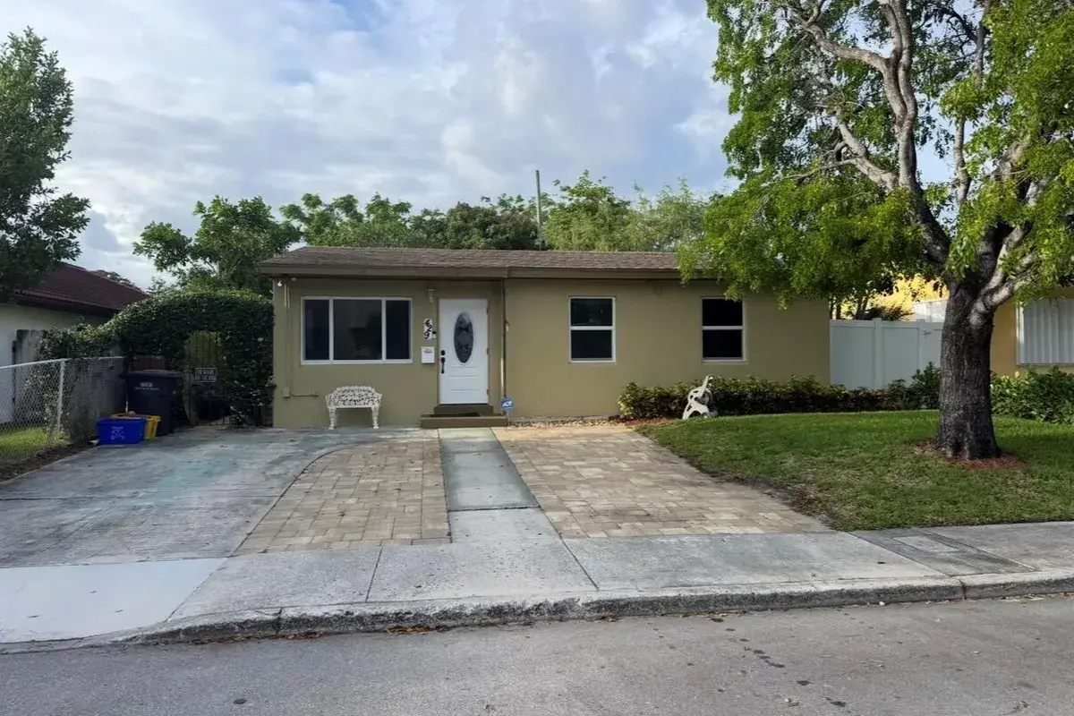 429 Summa Street, West Palm Beach FL 33405