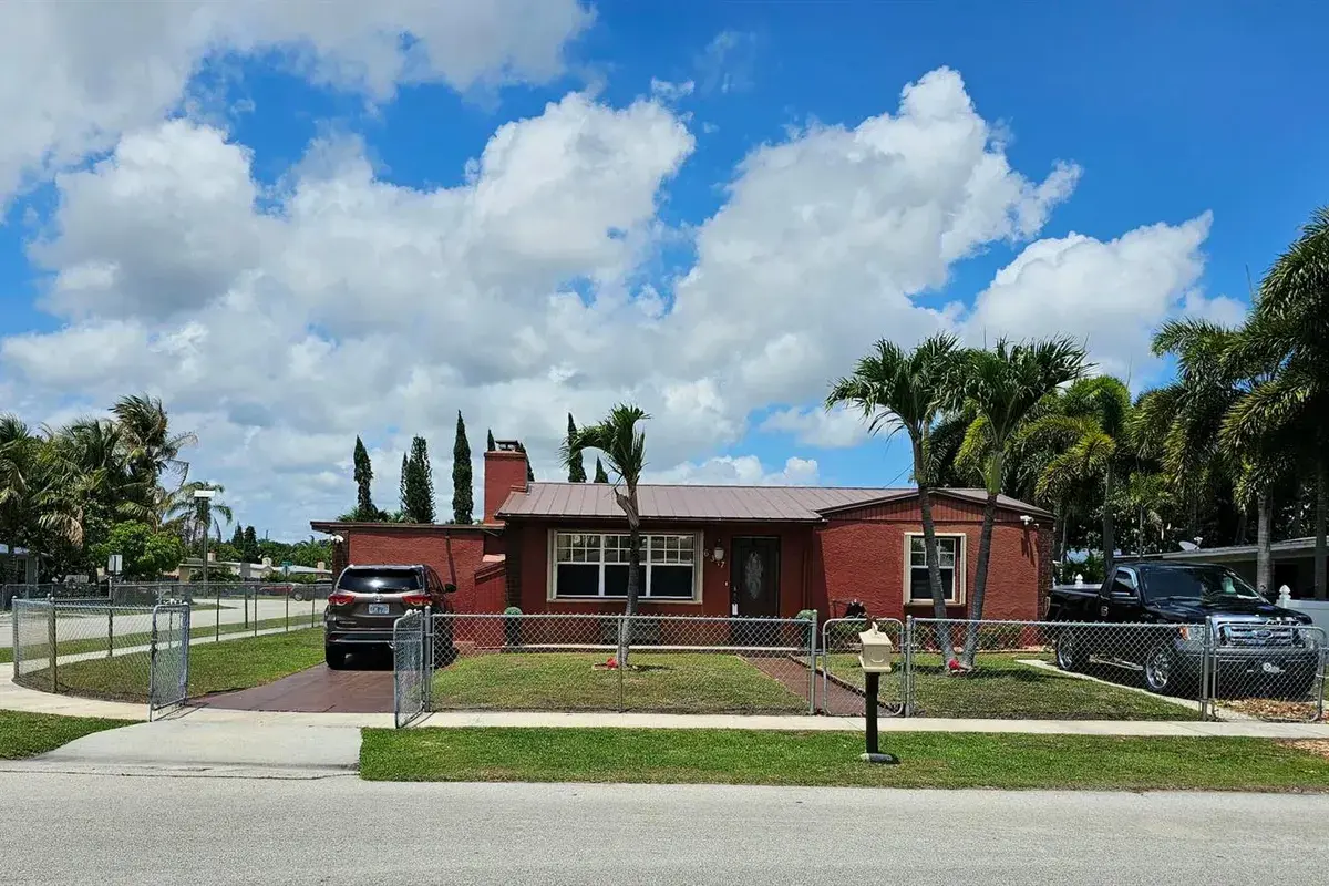 637 Dogwood Road, West Palm Beach FL 33409