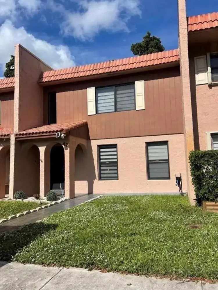42 Madrid Lane # 16, Davie FL 33324 photo 5