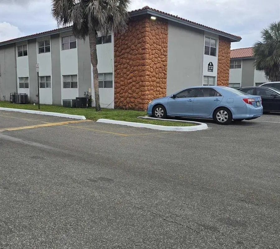 1201 SW 52nd Avenue # 2, North Lauderdale FL 33068