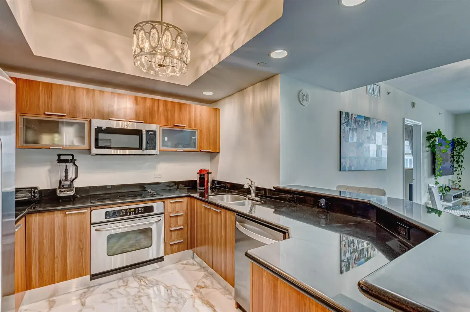 2640 Lake Shore Drive # 2014, Riviera Beach FL 33404