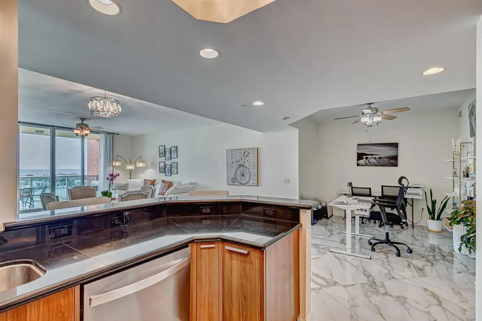 2640 Lake Shore Drive # 2014, Riviera Beach FL 33404