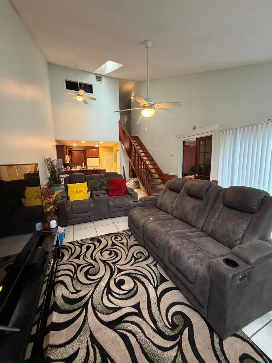 2035 Winners Circle, North Lauderdale FL 33068 photo 2