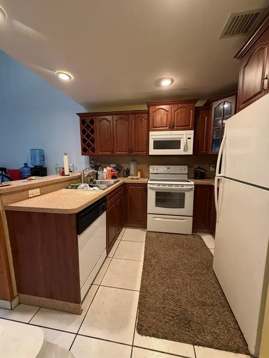 2035 Winners Circle, North Lauderdale FL 33068 photo 5