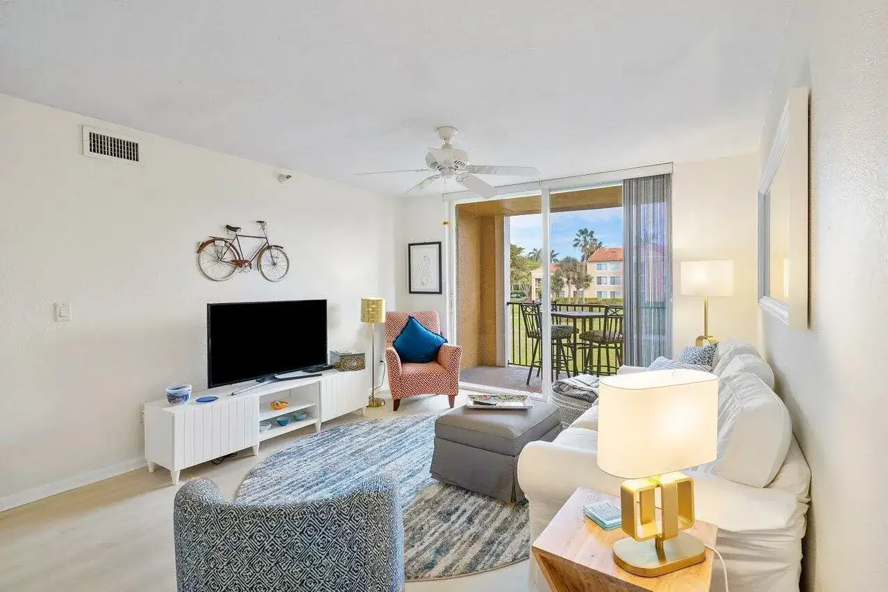 157 Yacht Club Way # 206, Hypoluxo FL 33462 photo 5