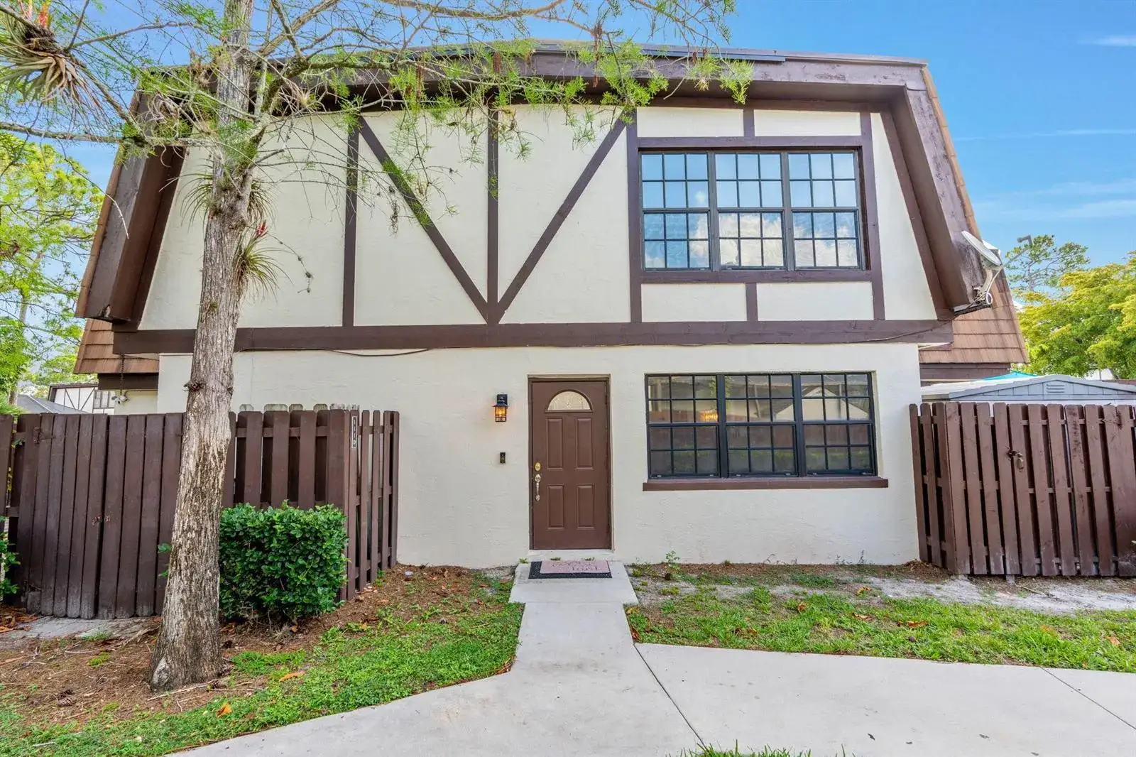 111 Weybridge Circle, Royal Palm Beach FL 33411