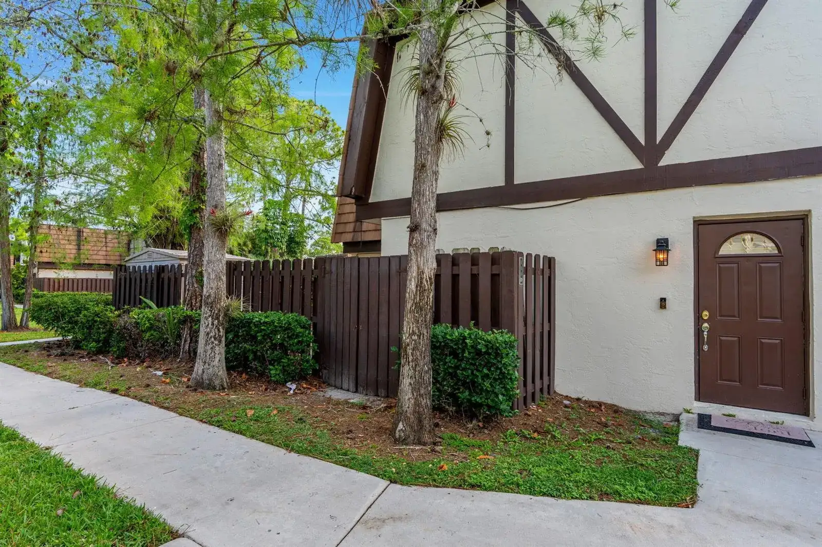 111 Weybridge Circle, Royal Palm Beach FL 33411 photo 2