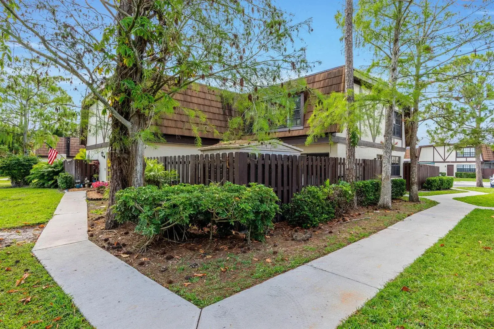 111 Weybridge Circle, Royal Palm Beach FL 33411 photo 4