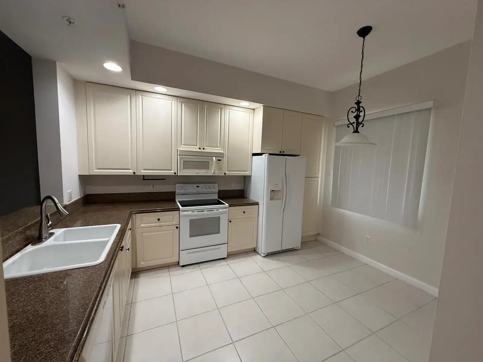 20 Harbour Isle Drive W, Fort Pierce FL 34949 photo 2