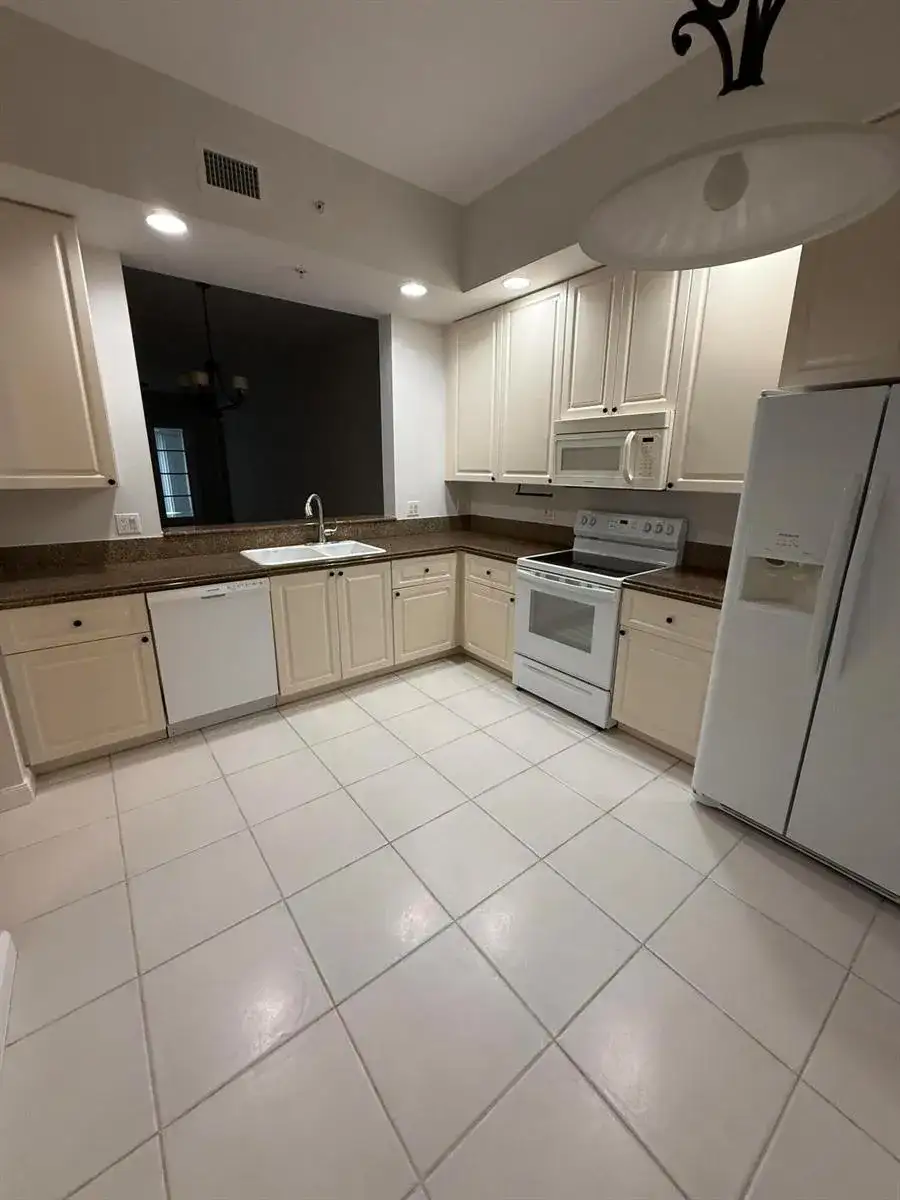 20 Harbour Isle Drive W, Fort Pierce FL 34949 photo 3
