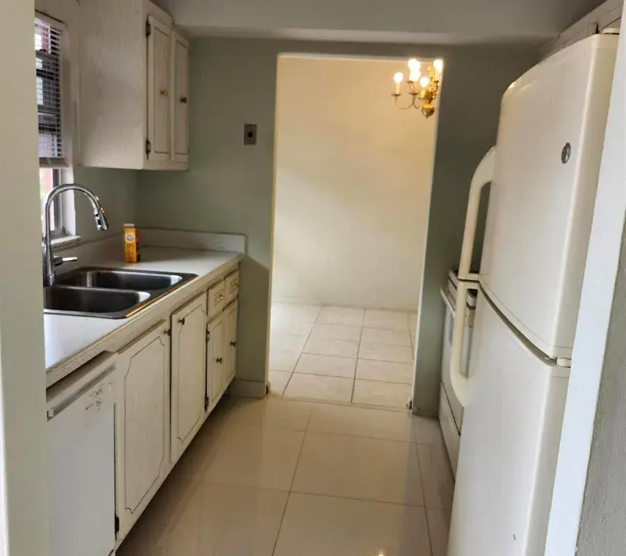 17 Golfs Edge # H, West Palm Beach FL 33417