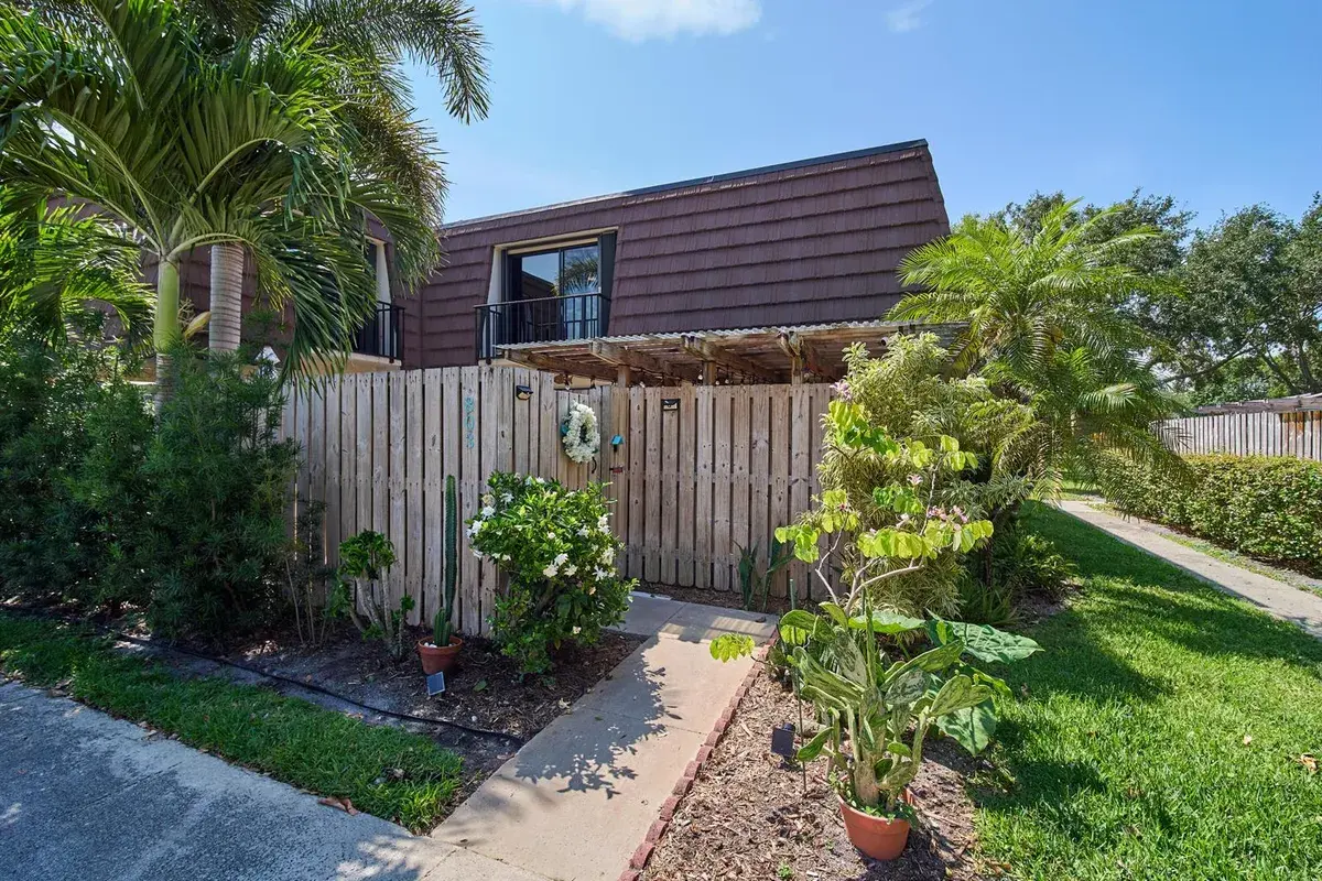 803 8th Lane, Palm Beach Gardens FL 33418