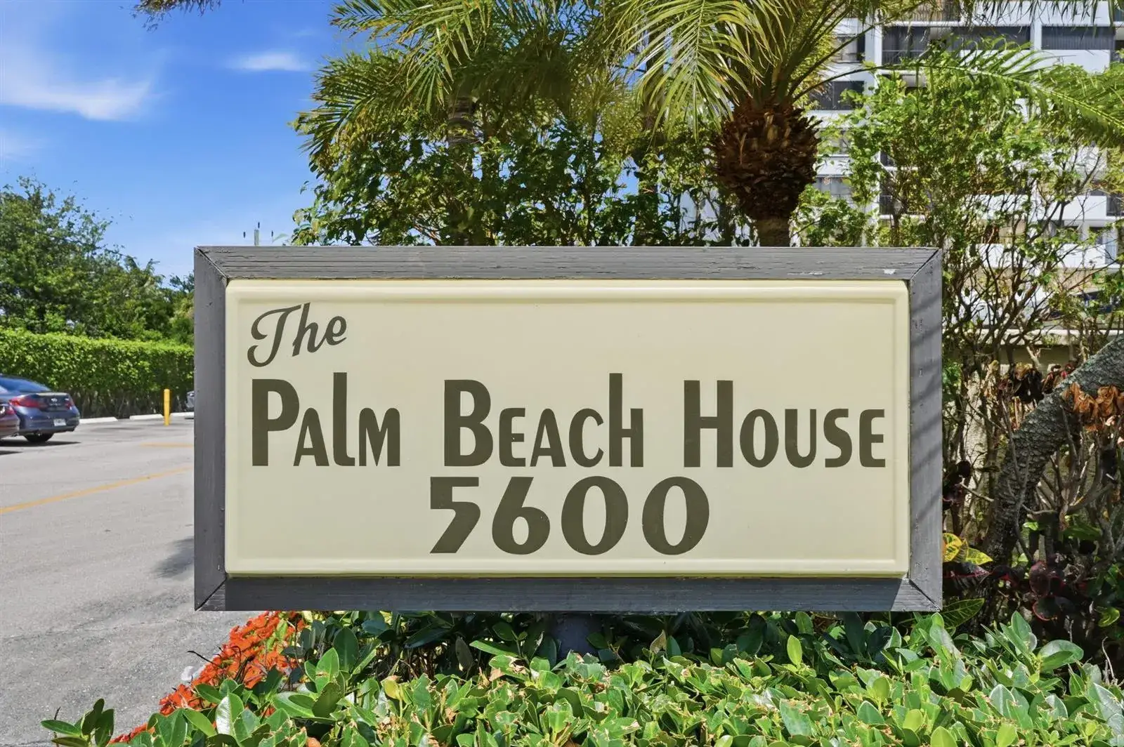 5600 N Flagler Drive # 1110, West Palm Beach FL 33407